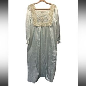 Miss Dior night dress/house dress vintage lace satin light blue size M